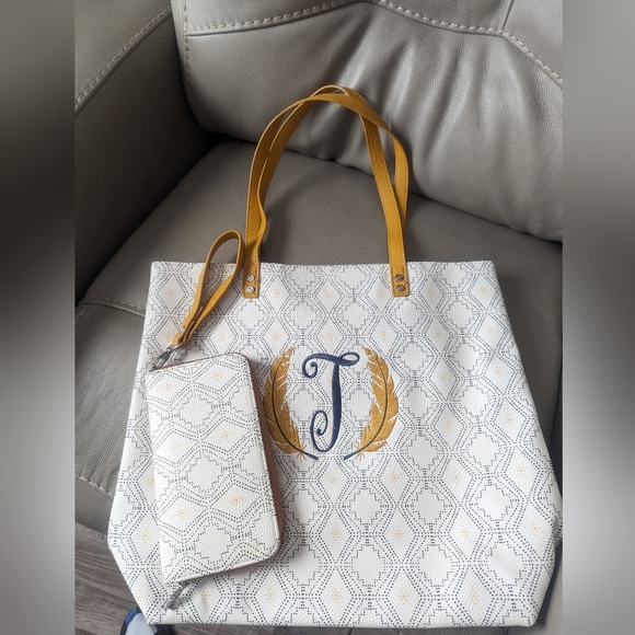 Modern Tote - Picture 2 of 4